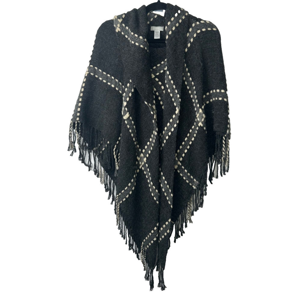 Demdaco Elegant Gray Wrap Shawl Poncho One Size Open Front Fringe Boho C4